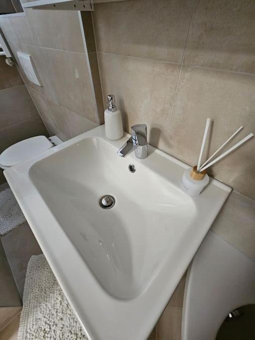 Affordable Suite In Vienna'S Hotpoint Ngoại thất bức ảnh